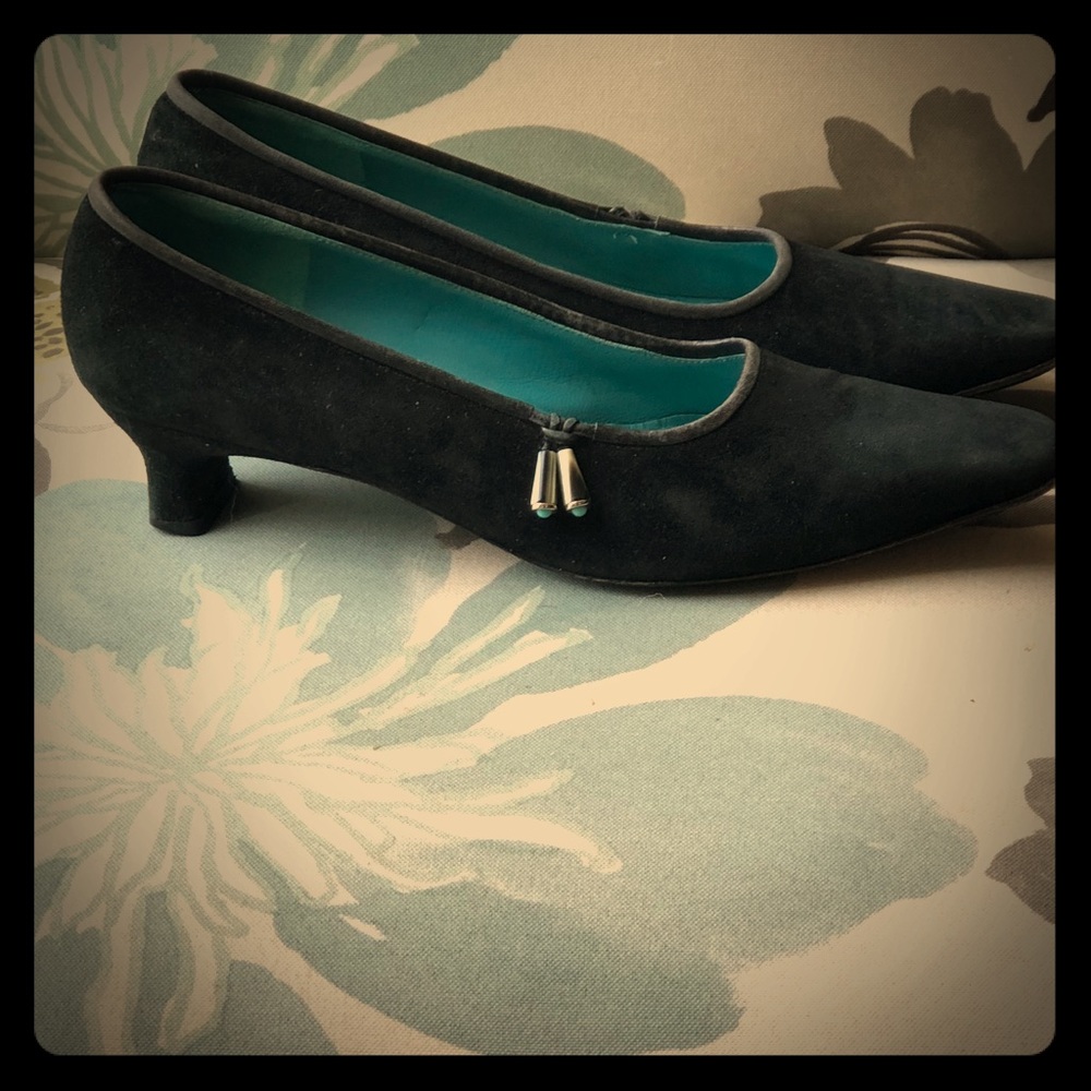 Salvatore Ferragamo Vintage Black Kitten Heel 6.5
